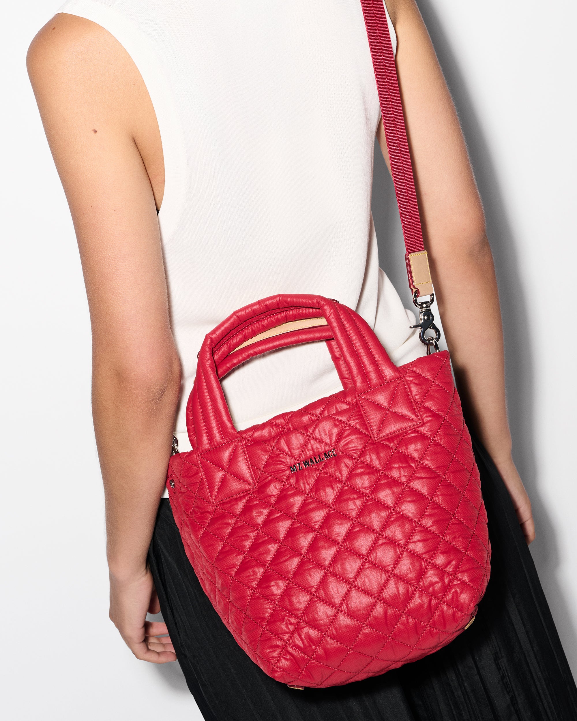 Red Apple Mini Metro Tote Deluxe - Image 2