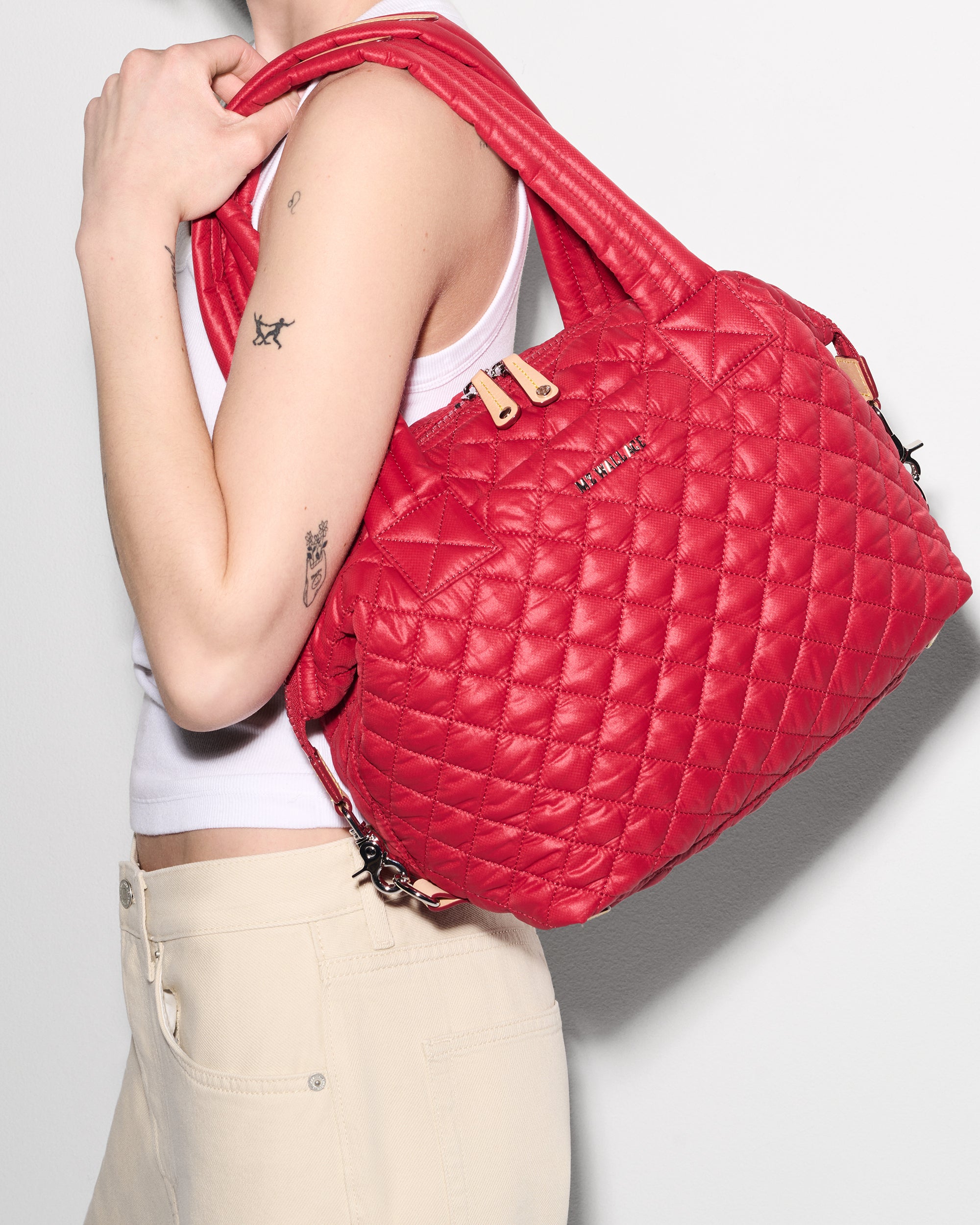 Red Apple Medium Sutton Deluxe - Image 2