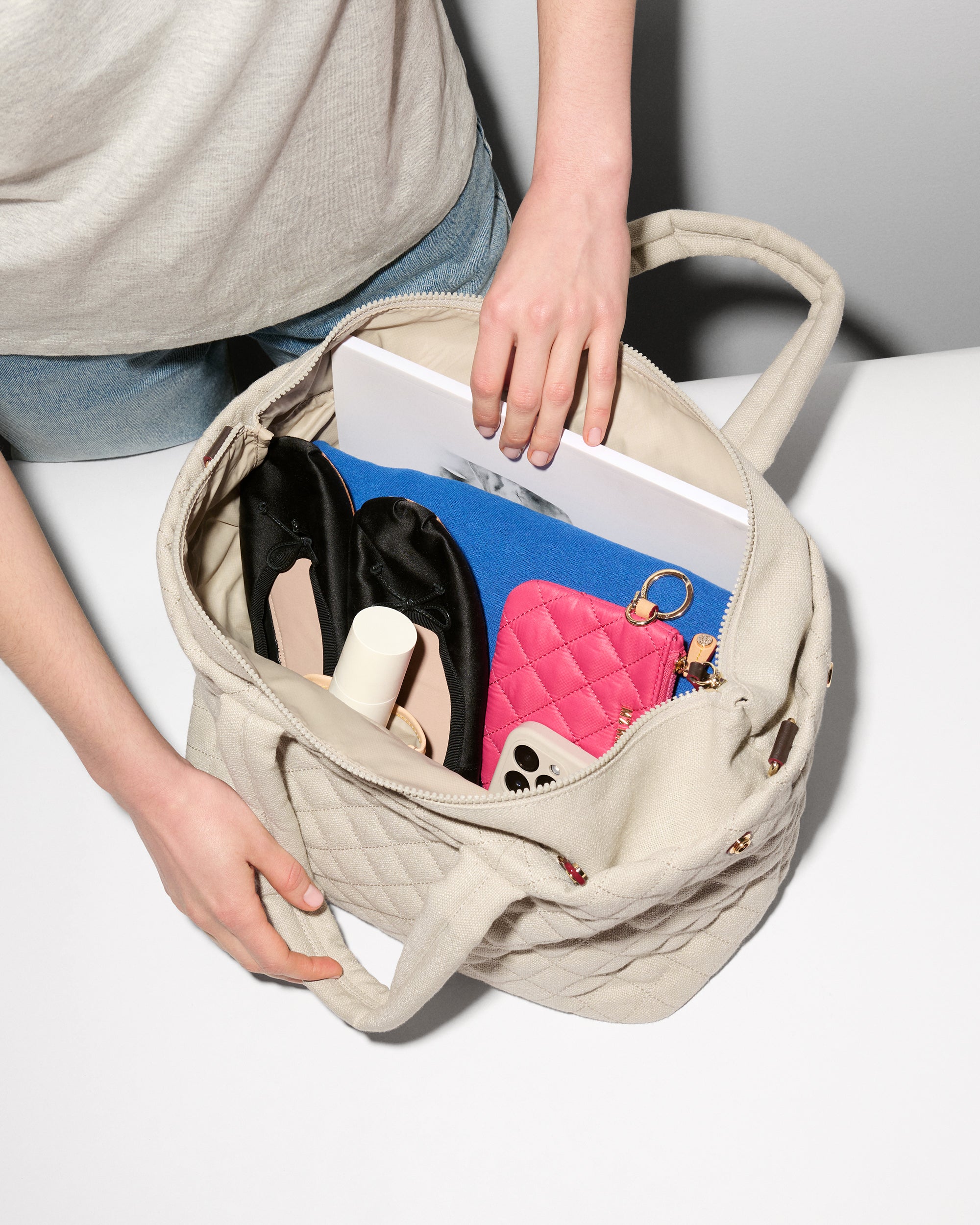 Sandy Linen Medium Metro City Tote - Image 5