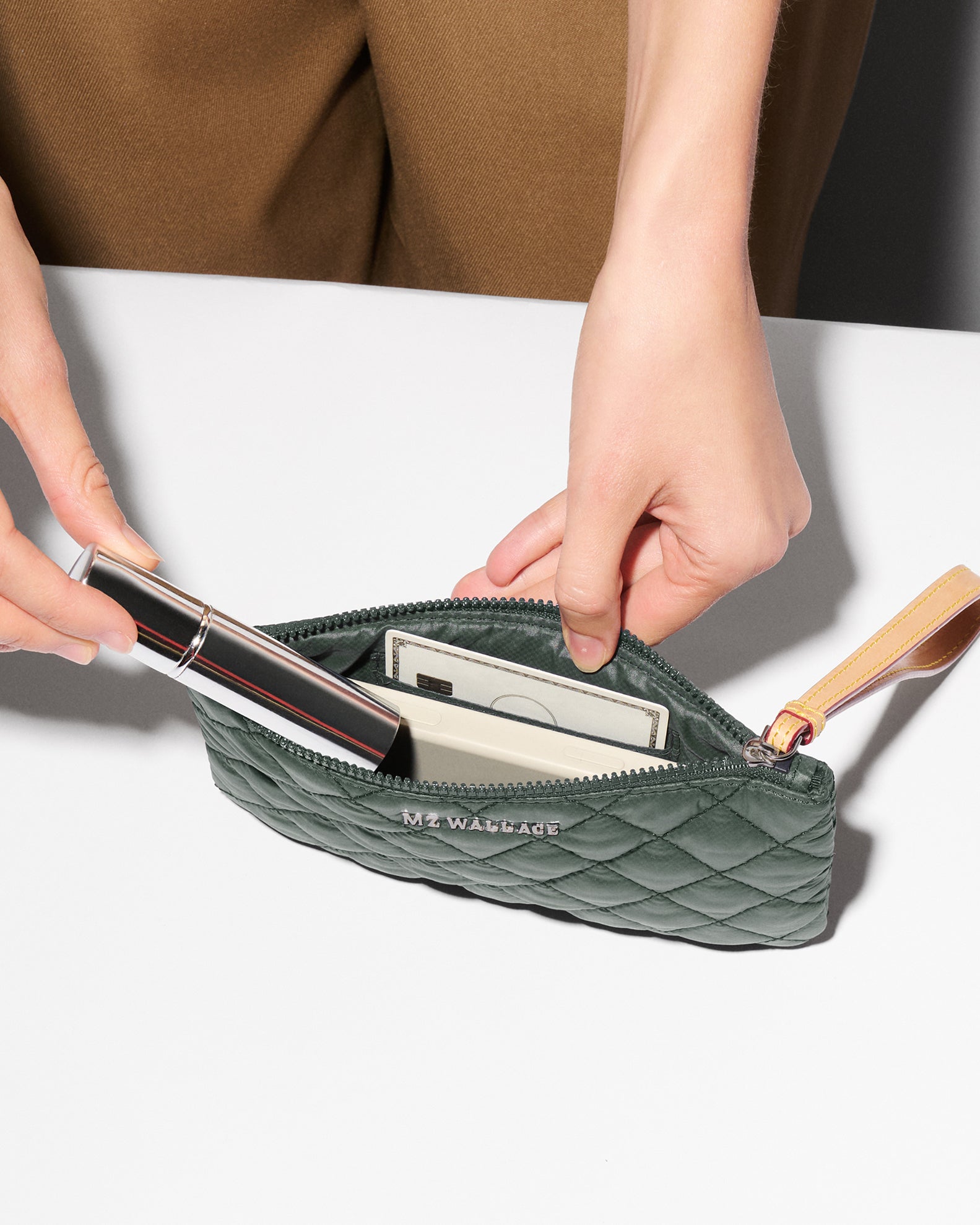 Juniper Flat Metro Wristlet - Image 3