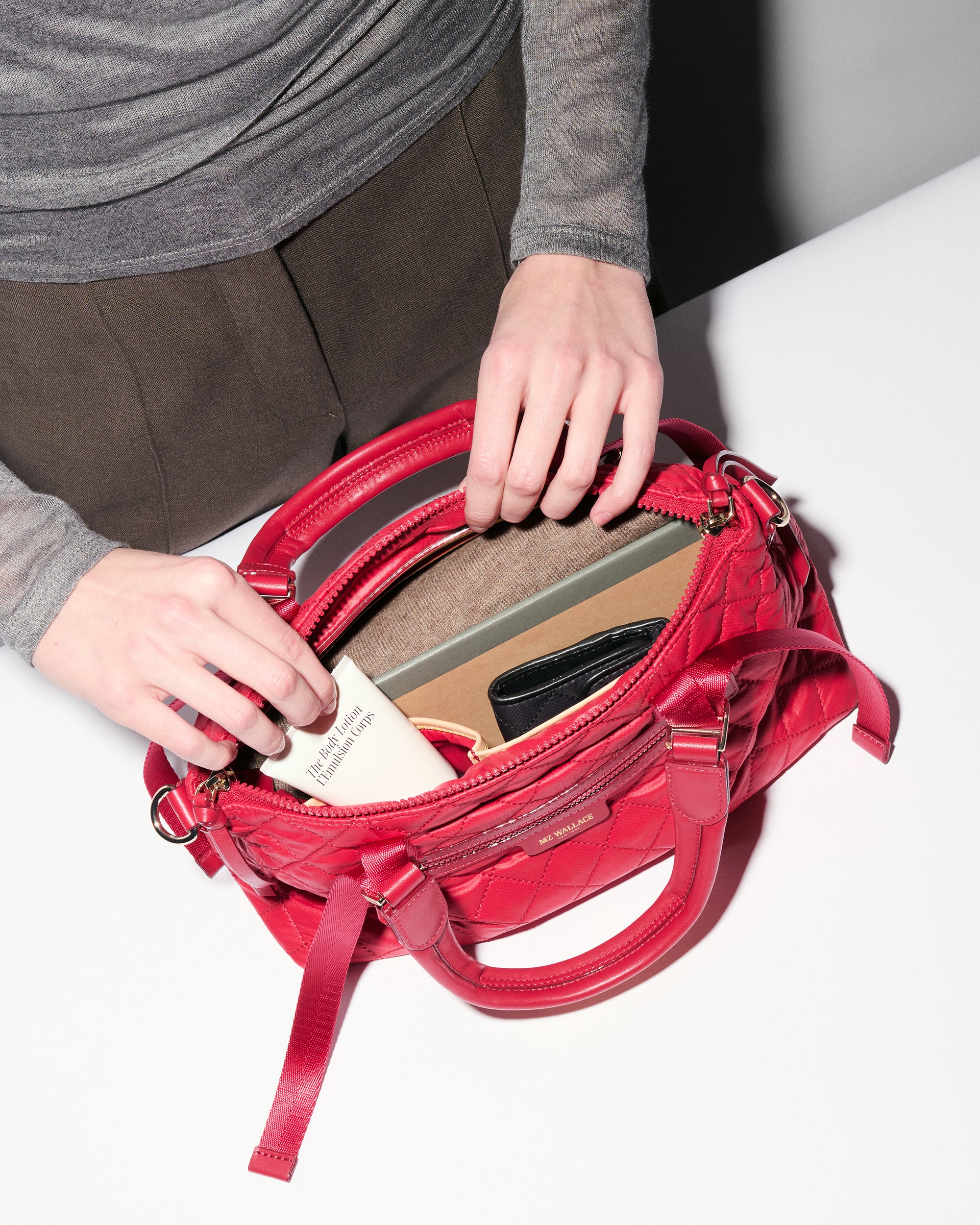 Red Apple Small Park Satchel - Image 6