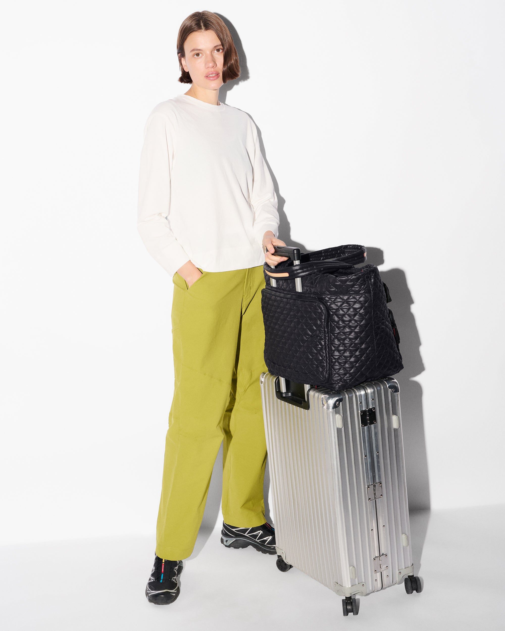 Black Large Metro Travel Tote - Image 4