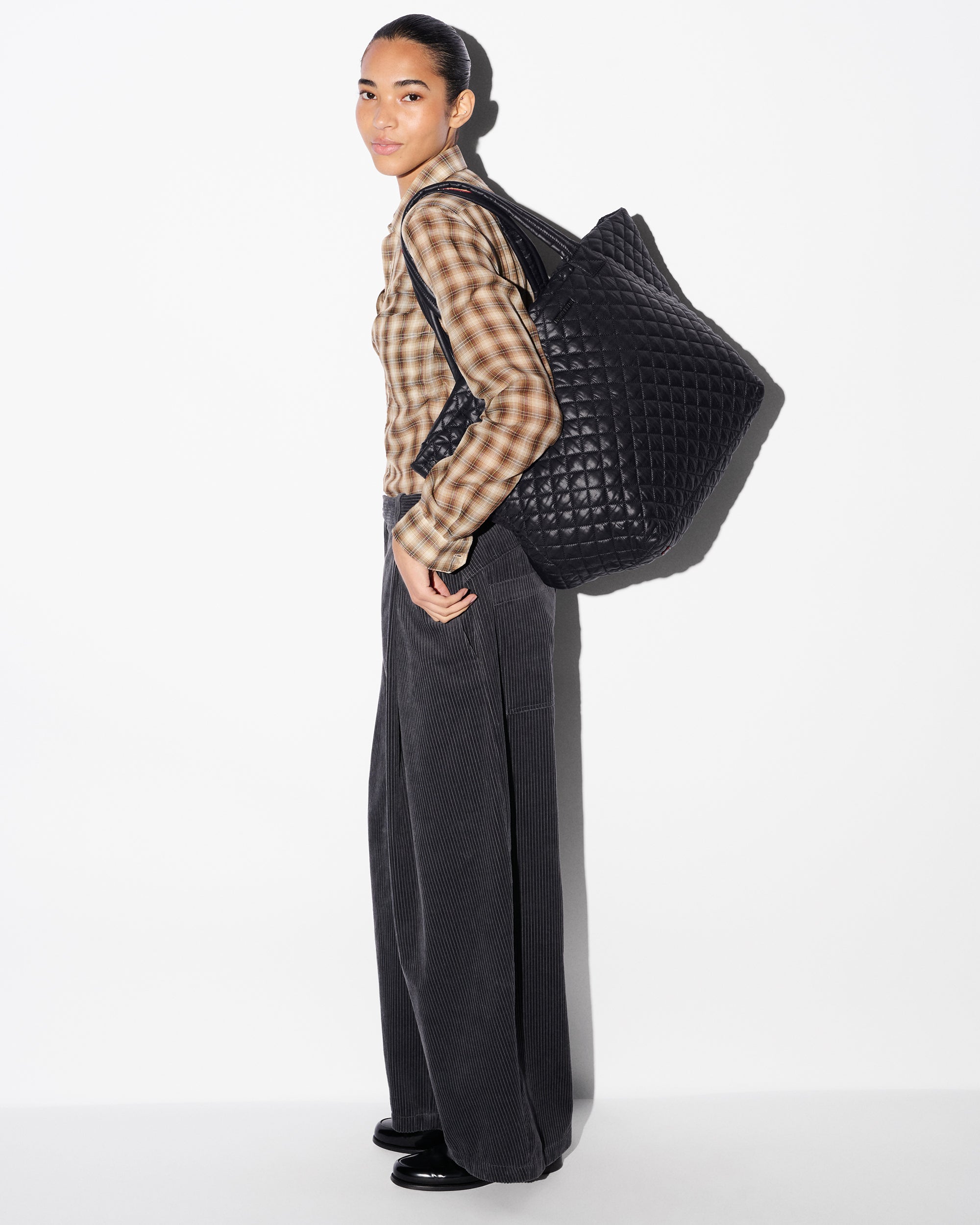 Black Large Metro Tote Deluxe - Image 2