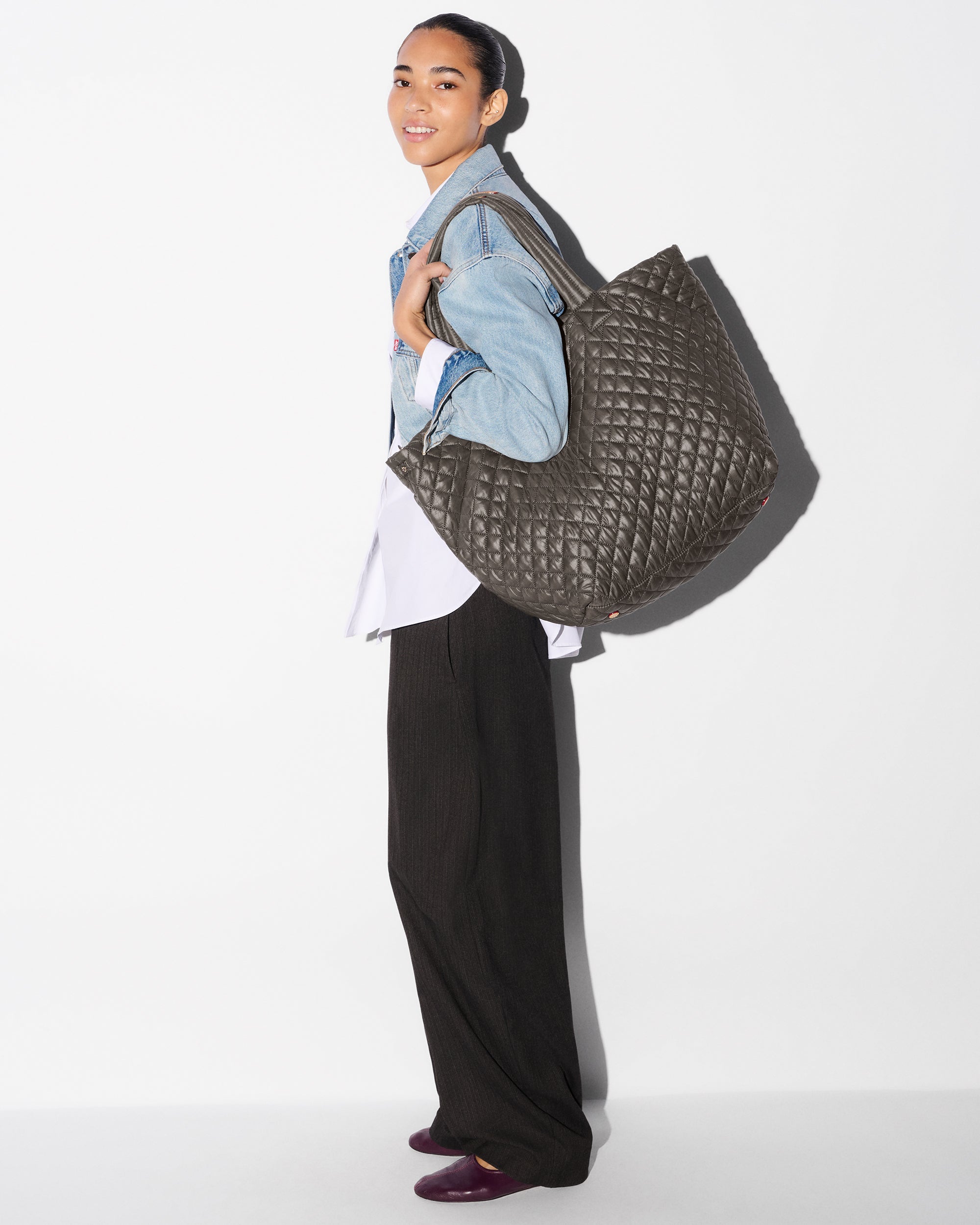 Magnet Large Metro Tote Deluxe - Image 5