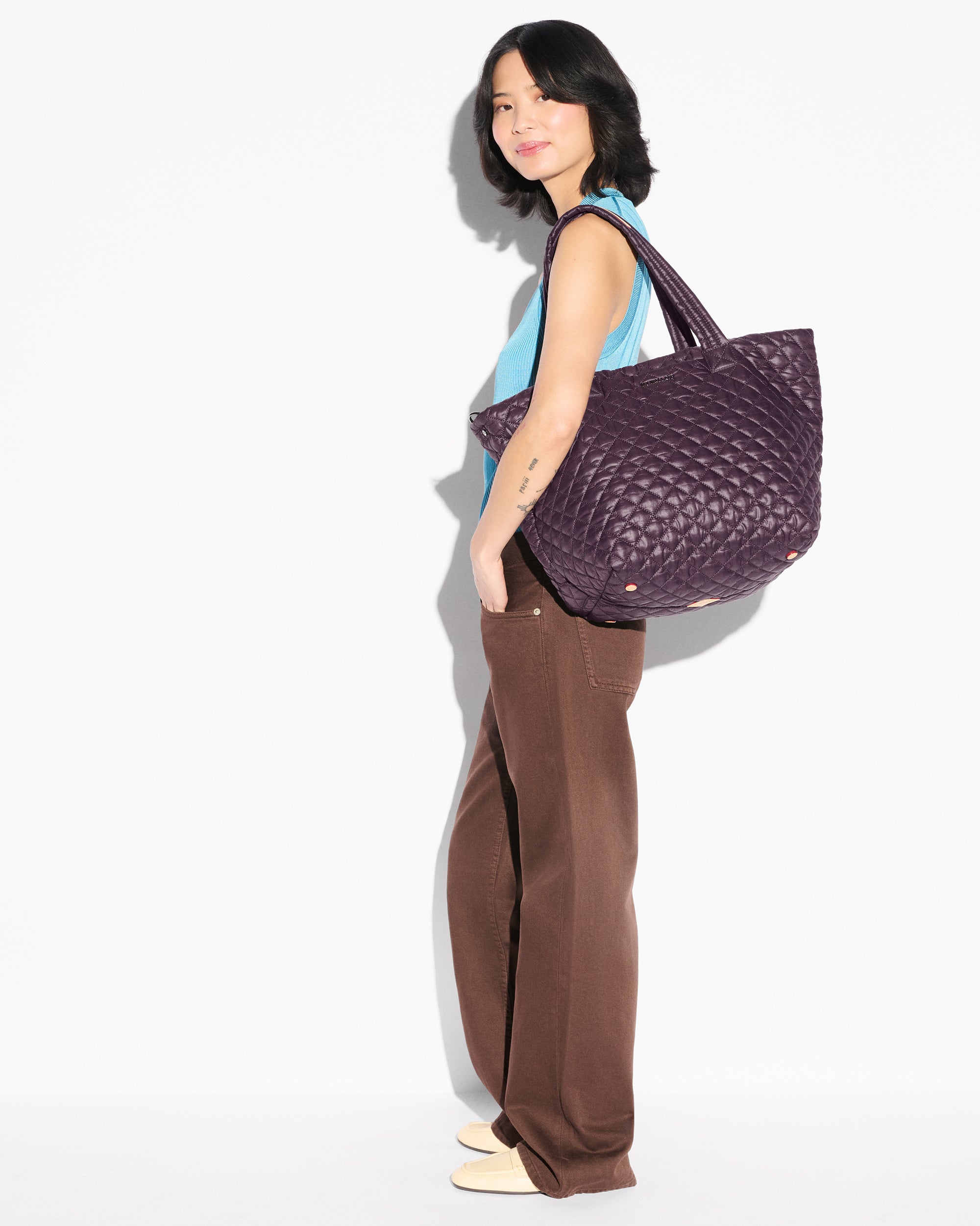 Raisin Medium Metro Tote Deluxe - Image 2