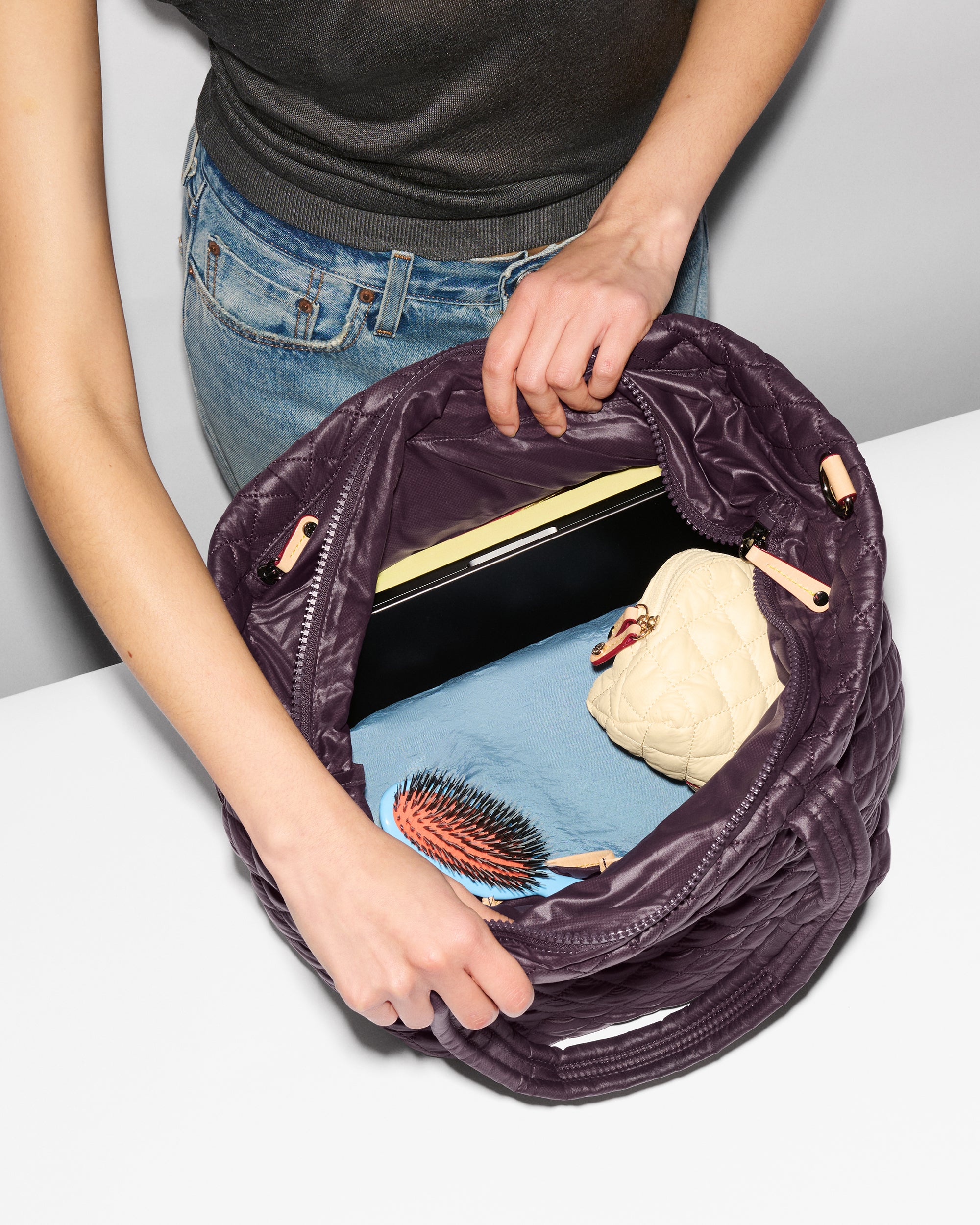 Raisin Medium Metro Tote Deluxe - Image 5