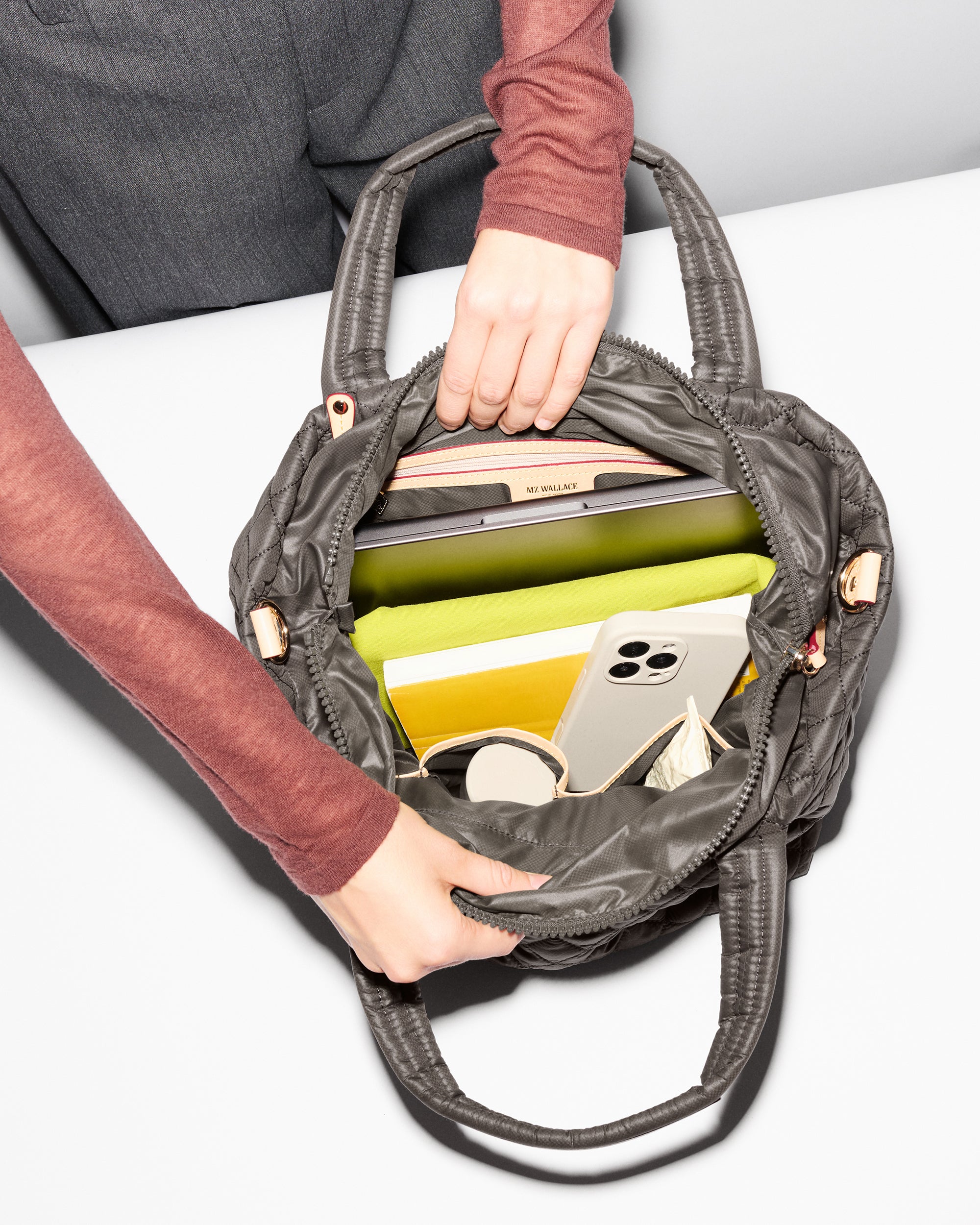 Magnet Small Metro Tote Deluxe - Image 6
