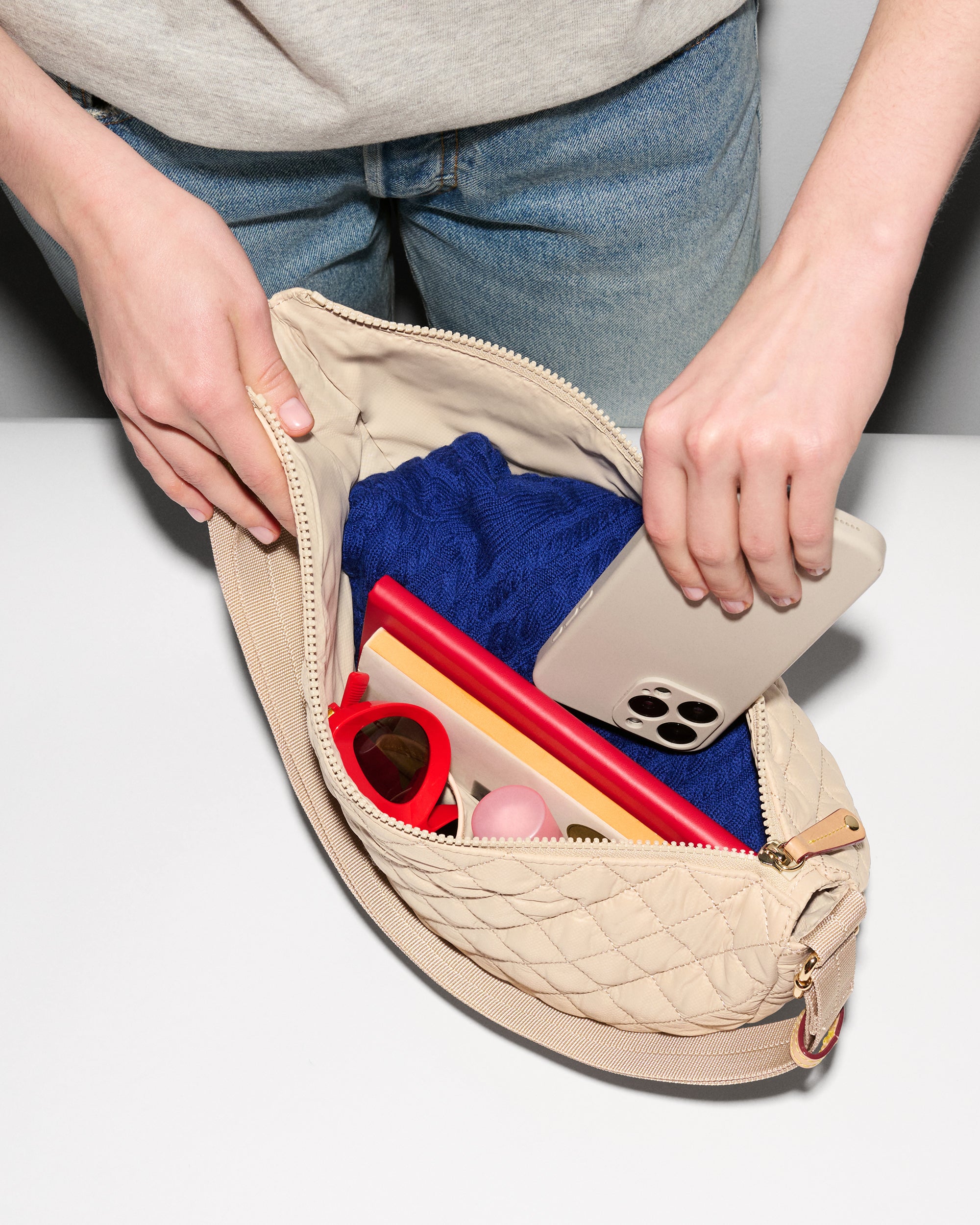 Sand Metro Smile Bag - Image 5