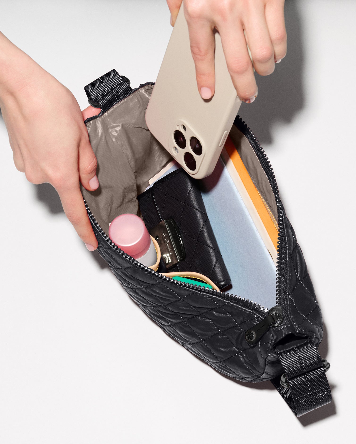 Black Small Metro Smile Bag - Image 4