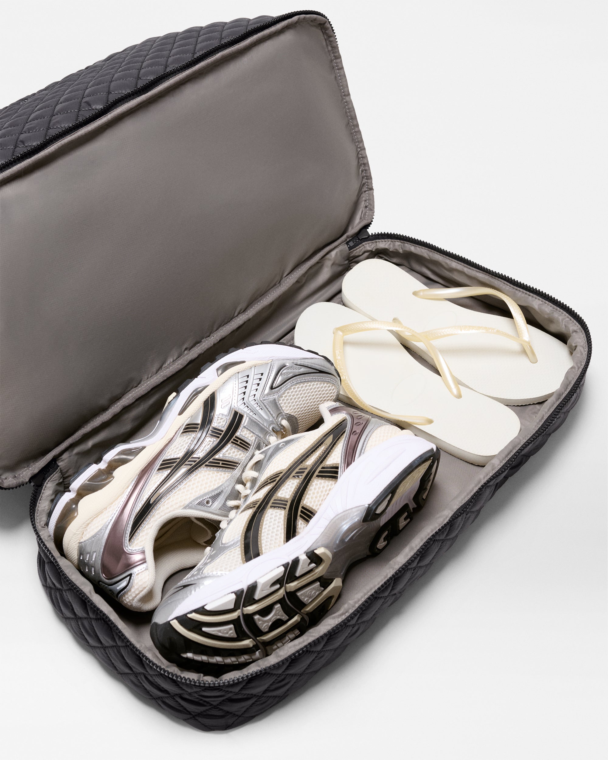 Black Jim Overnight Duffel - Image 4